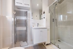 En Suite Shower Room- click for photo gallery